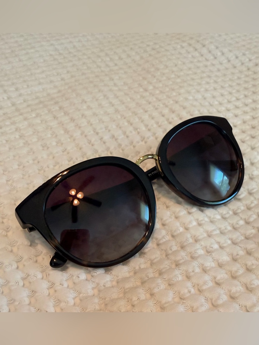 Tory Burch Black/Tortoise Shell Round Sunglasses with Gradient Polarized Lenses